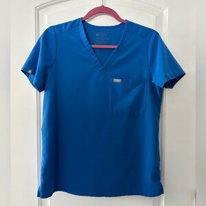 Figs Catarina One Pocket Top